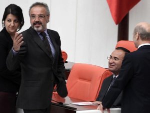 SIRRI SAKIK ÇARK ETTİ