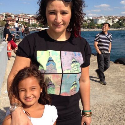 DR RUKİYE EKENLER MESLEKTAŞI TARAFINDAN DÖVÜLDÜ