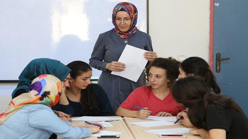 ALMANYA DİN DERSLERİNİ DİYANET'TEN ALDI