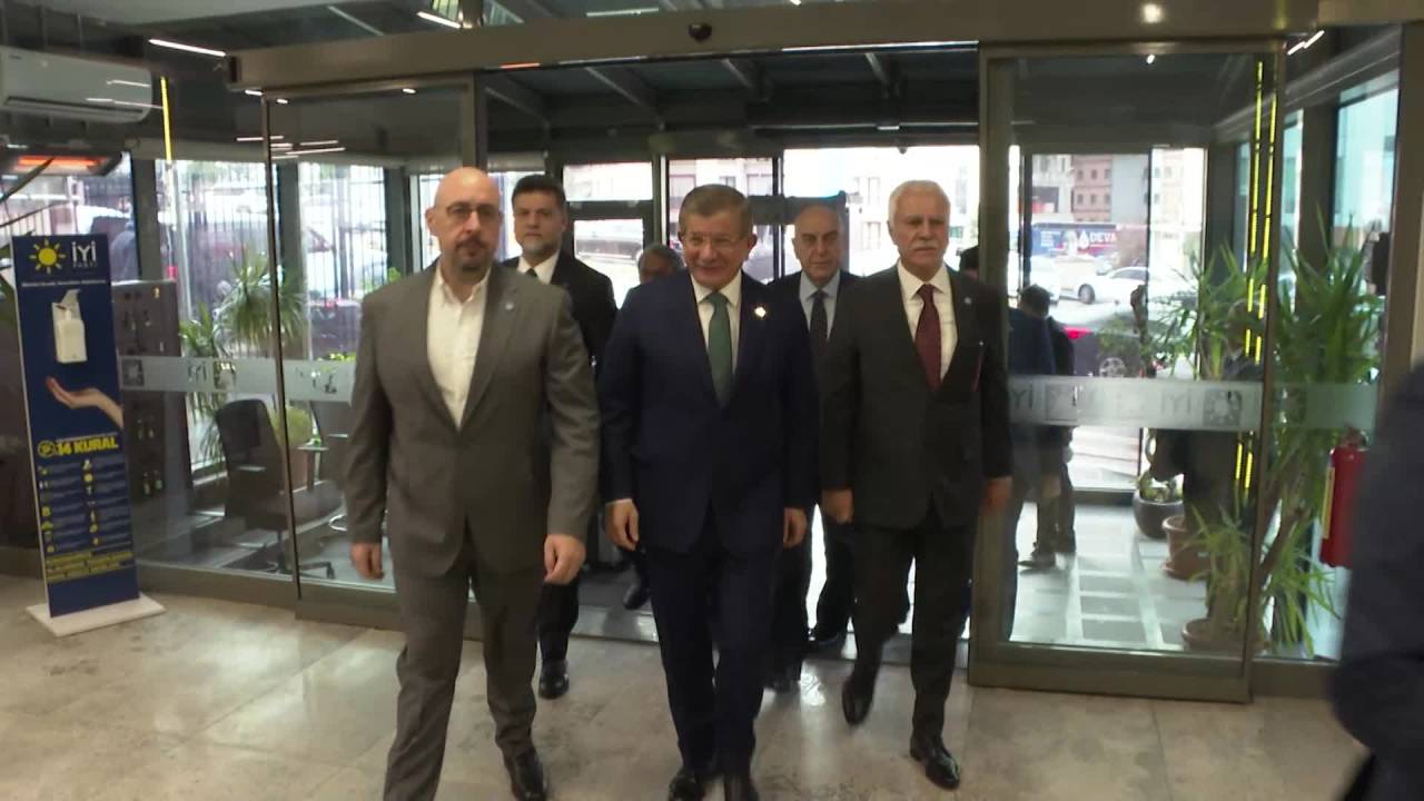 Davutoğlu, Akşener'i Ziyaret Etti