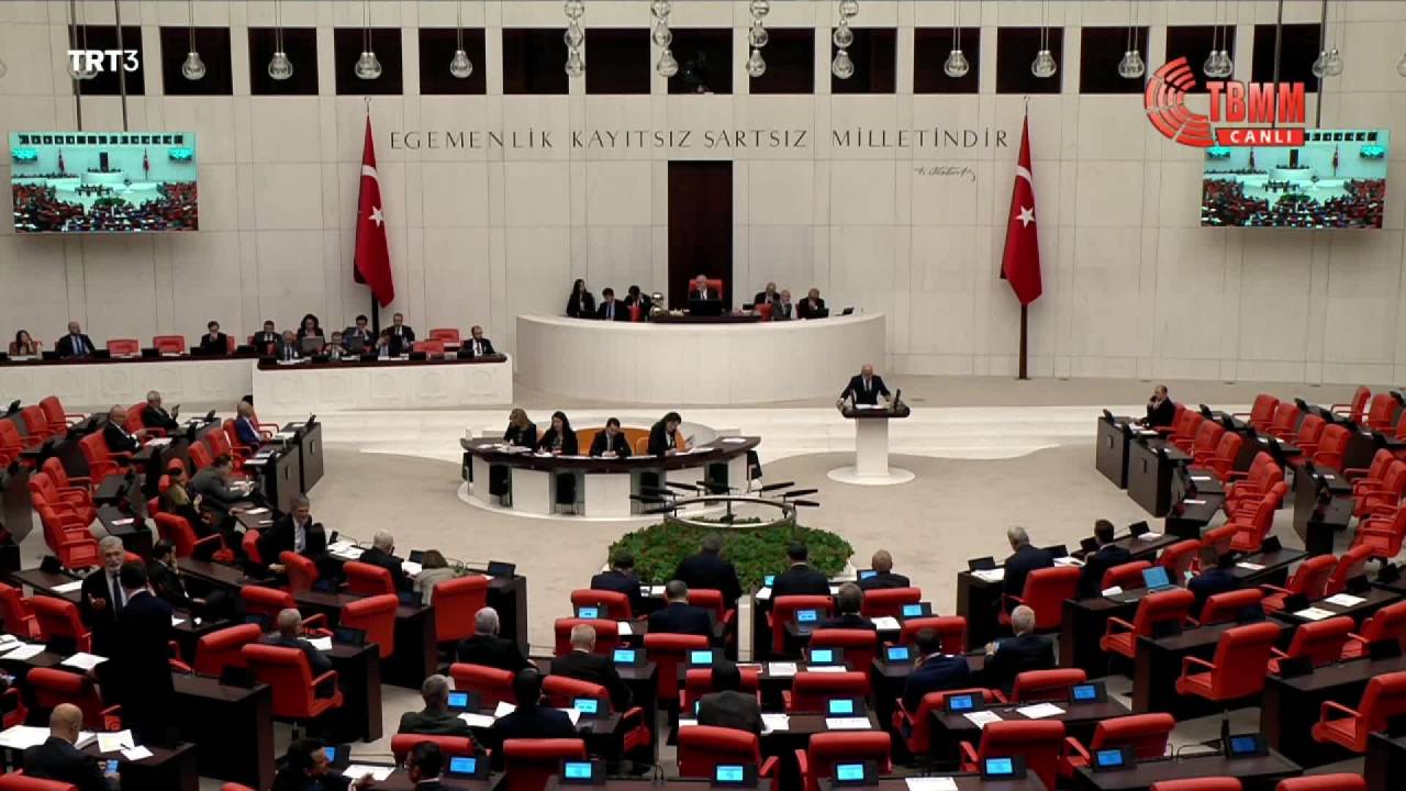 Aliöztunç: Abd Başkanı'yla Görüşüp, Gelip 3 Ay Sonra Türkiye’de İcazetle Başbakan Olanlar Amerikan Çocuğudur
