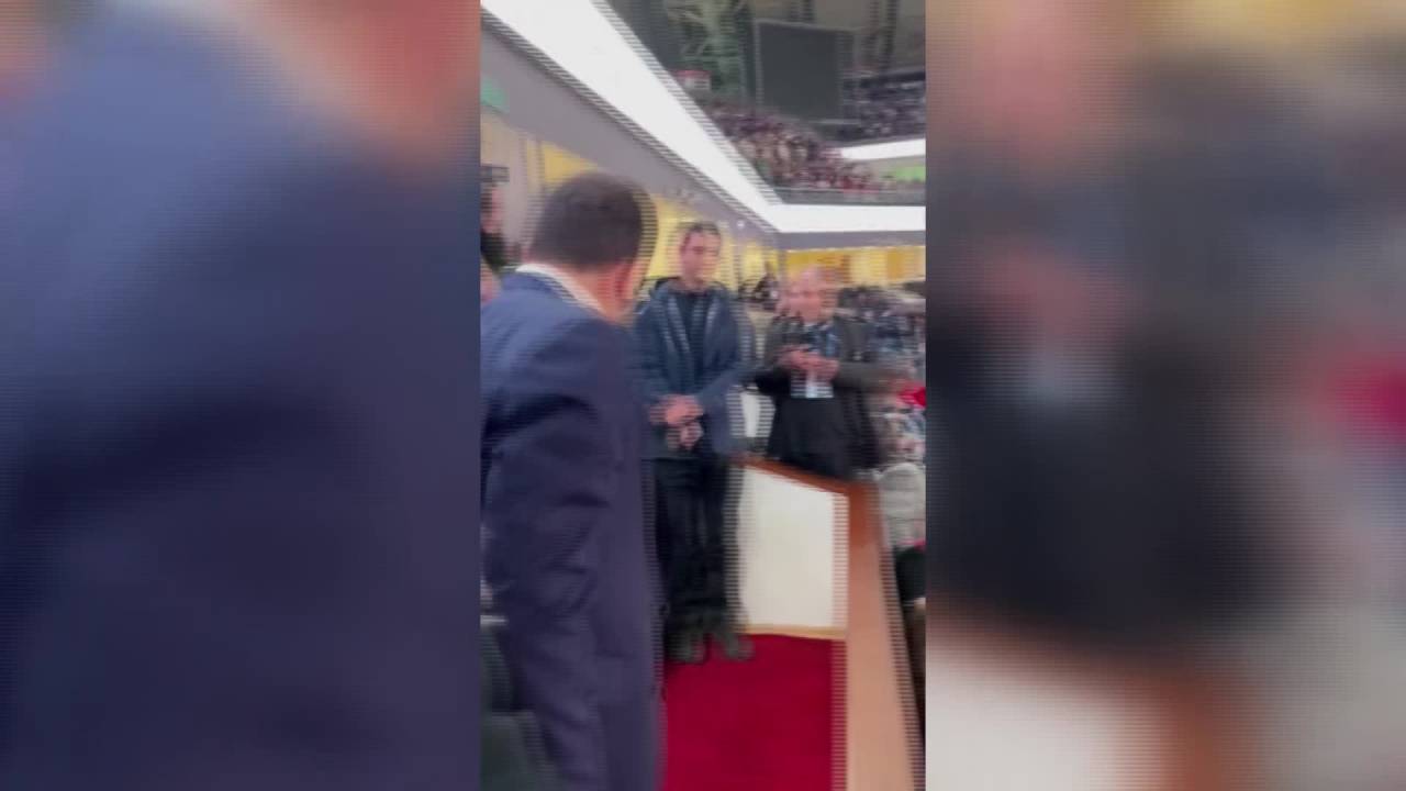 Ekrem İmamaoğlu, Anadolu Efes Basketbol Takımına Destek Olmak İçin Sinan Erdem’de