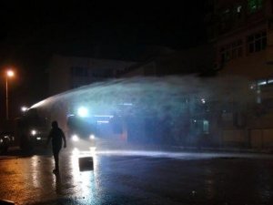 KADIN GARSON ÇALIŞAN 2 BİRAHANEYİ YAKTILAR