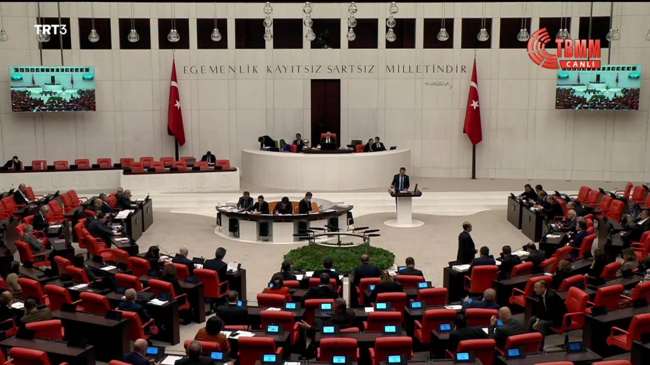Chp, Sgk'daki Yolsuzlukların Önüne Geçilmesiiçin Meclis Araştırması İstedi; Akp Ve Mhp Reddetti