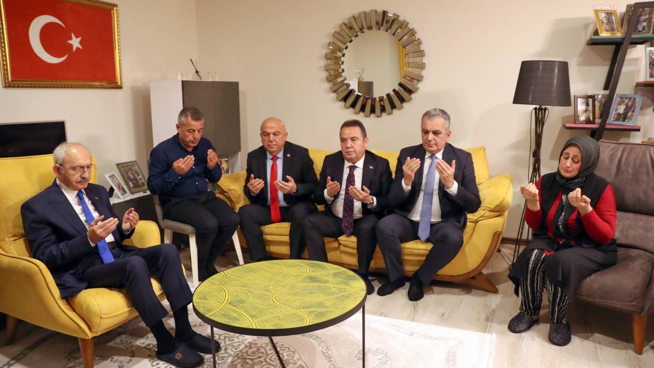 Kemal Kılıçdaroğlu’ndan Şehit Teğmen Abdulkadir Güler’in Ailesine Taziye Ziyareti