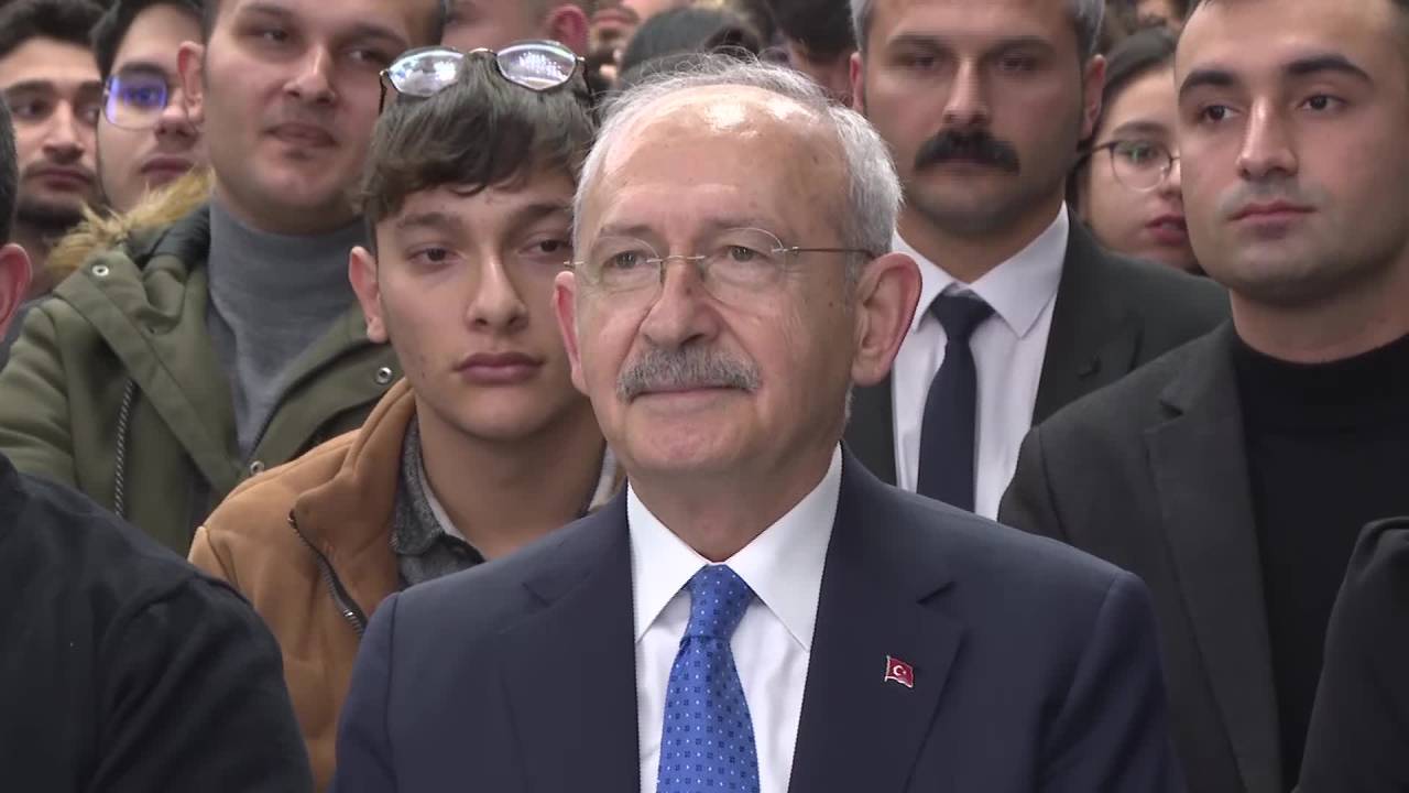 Kılıçdaroğlu Kayseri'de, Gençlerle Bir Araya Geldi
