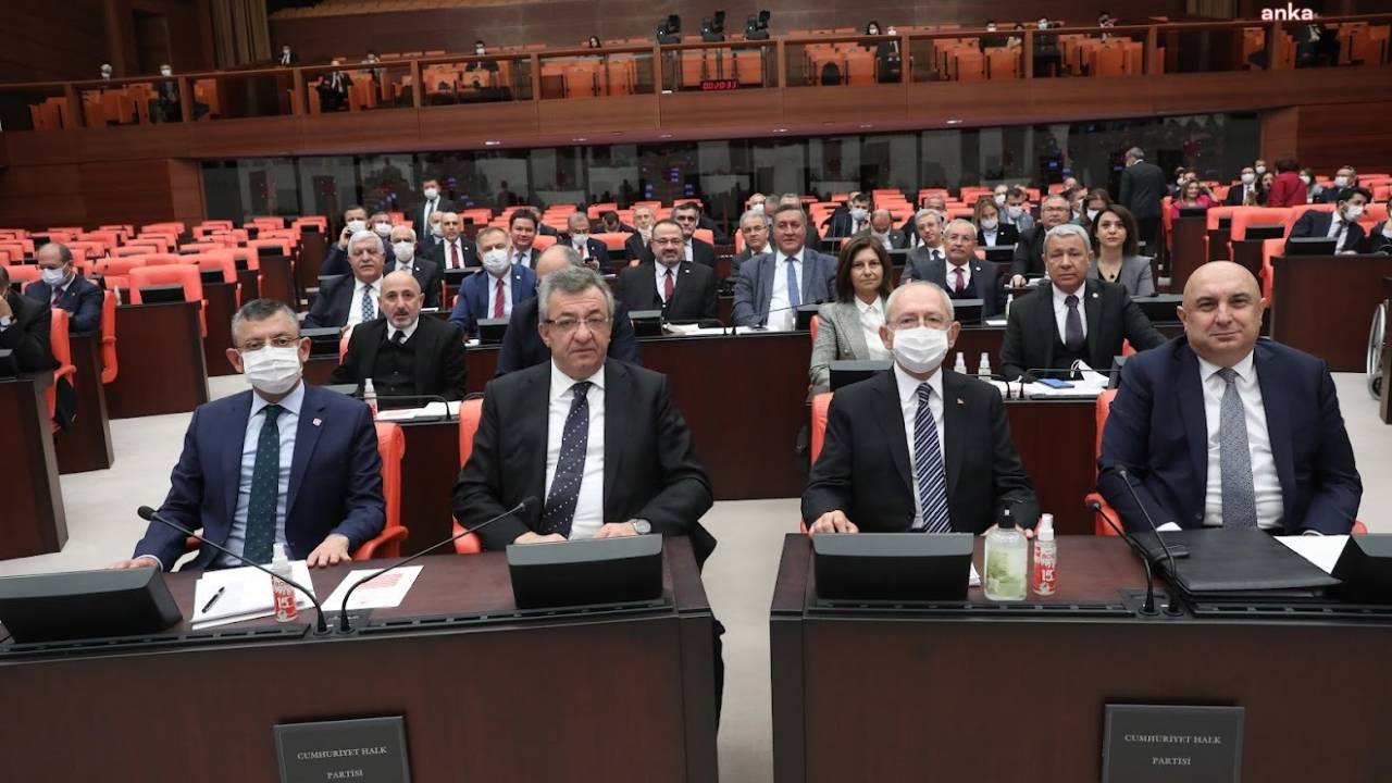 Chp’den Emekliler İçin Kanun Teklifi: "en Düşük Emekli Aylığı Asgariücret Seviyesine Yükseltilsin"