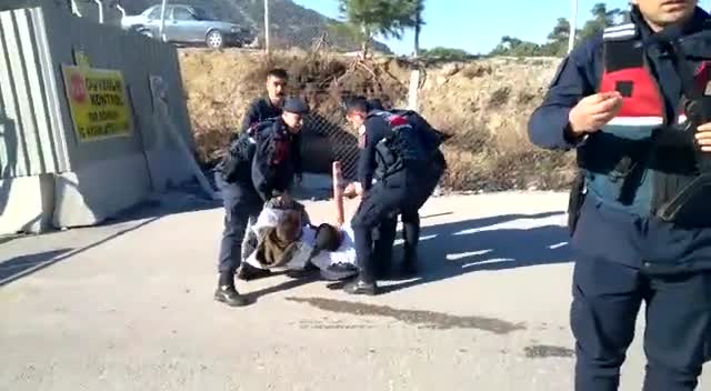 Bağımsız Maden-iş Sendikası'nın Polyak Madencilik’in Önündeki Protestosuna Jandarma Müdahale Etti: 2 Gözaltı