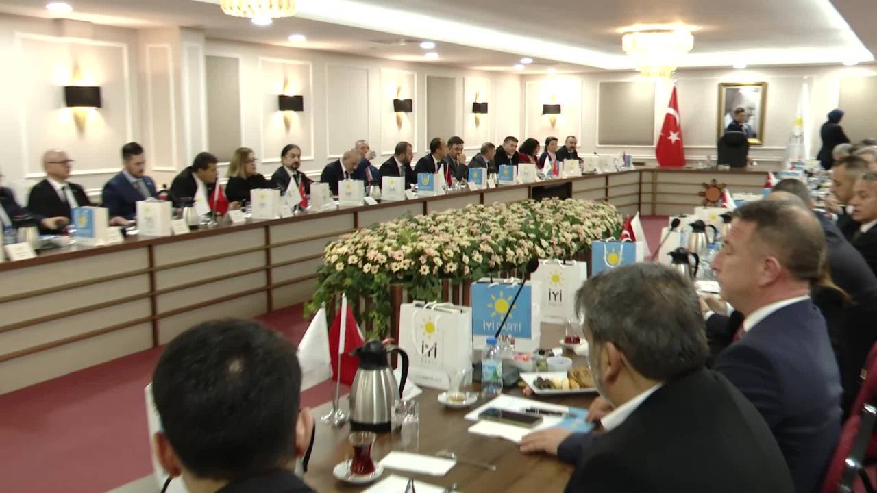 Meral Akşener, İyi Parti Yurt Dışı Temsilcileriile Bir Araya Geldi