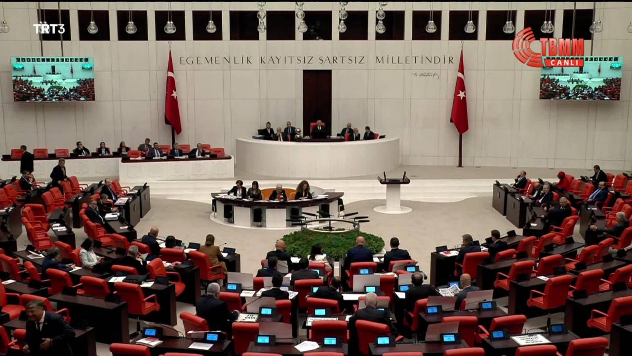 Mahmut Tanal, Tbmm Genel Kurulu’nda 1 Dakika Boyunca, “iktidar Değişmeden Bu Ülkenin Sorunları Çözülmez” Dedi