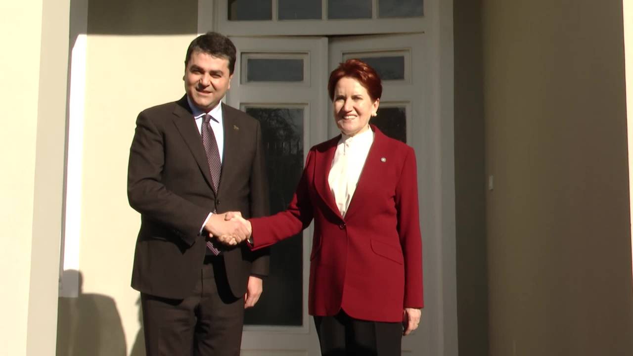 Meral Akşener, Altılı Masa Toplantısı Öncesinde Gültekin Uysal’ı Ziyaret Etti