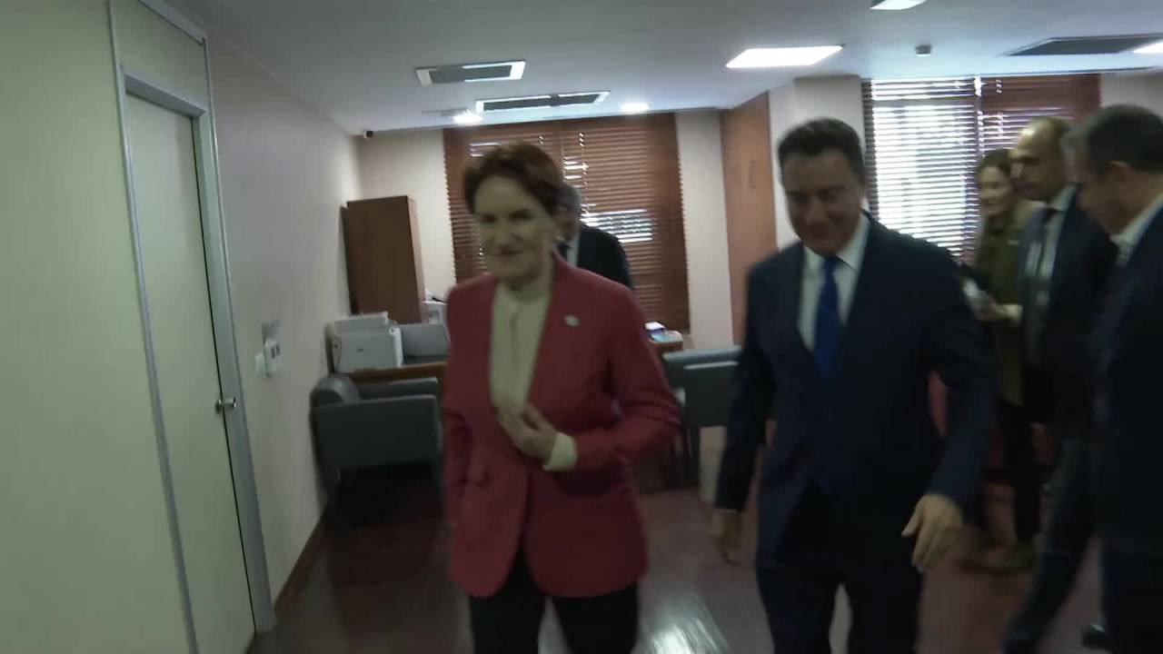Meral Akşener, Altılı Masa Toplantısı Öncesinde Ali Babacan’ı Ziyaret Etti