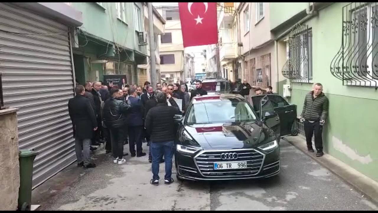 Meral Akşener, Sinan Ateş’in Ailesini Ziyaret Etti
