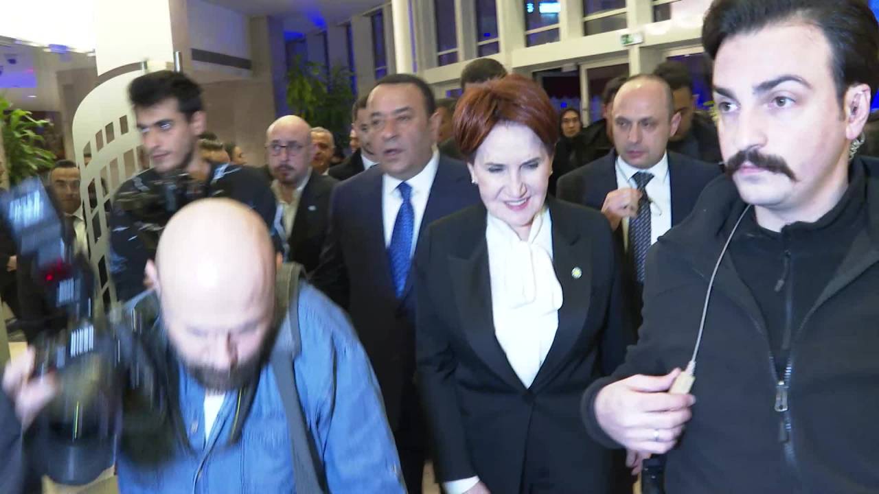 Akşener, Mehtap Berker Ve Berkay İpek Çiftinin Düğün Törenine Katıldı
