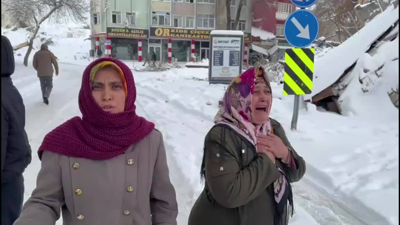 Elbistan’dan Yardım Çağrısı: "enkazın Altında Öldüler, Elbistan Kaderine Terk Edildi"