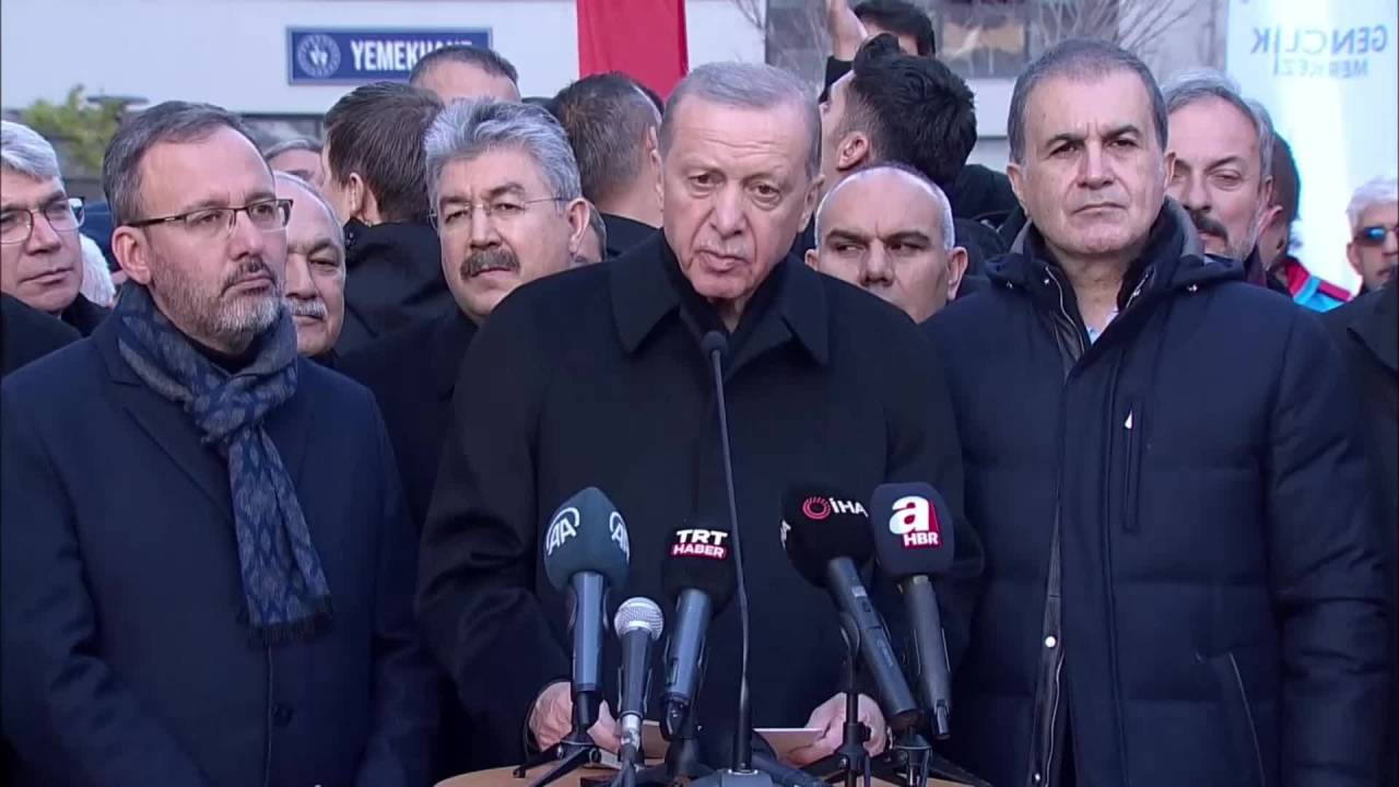 Erdoğan: "vatandaşlarımız Devletin Tüm İmkanlarıyla Deprem Bölgesinde Olduğunu Biliyor"