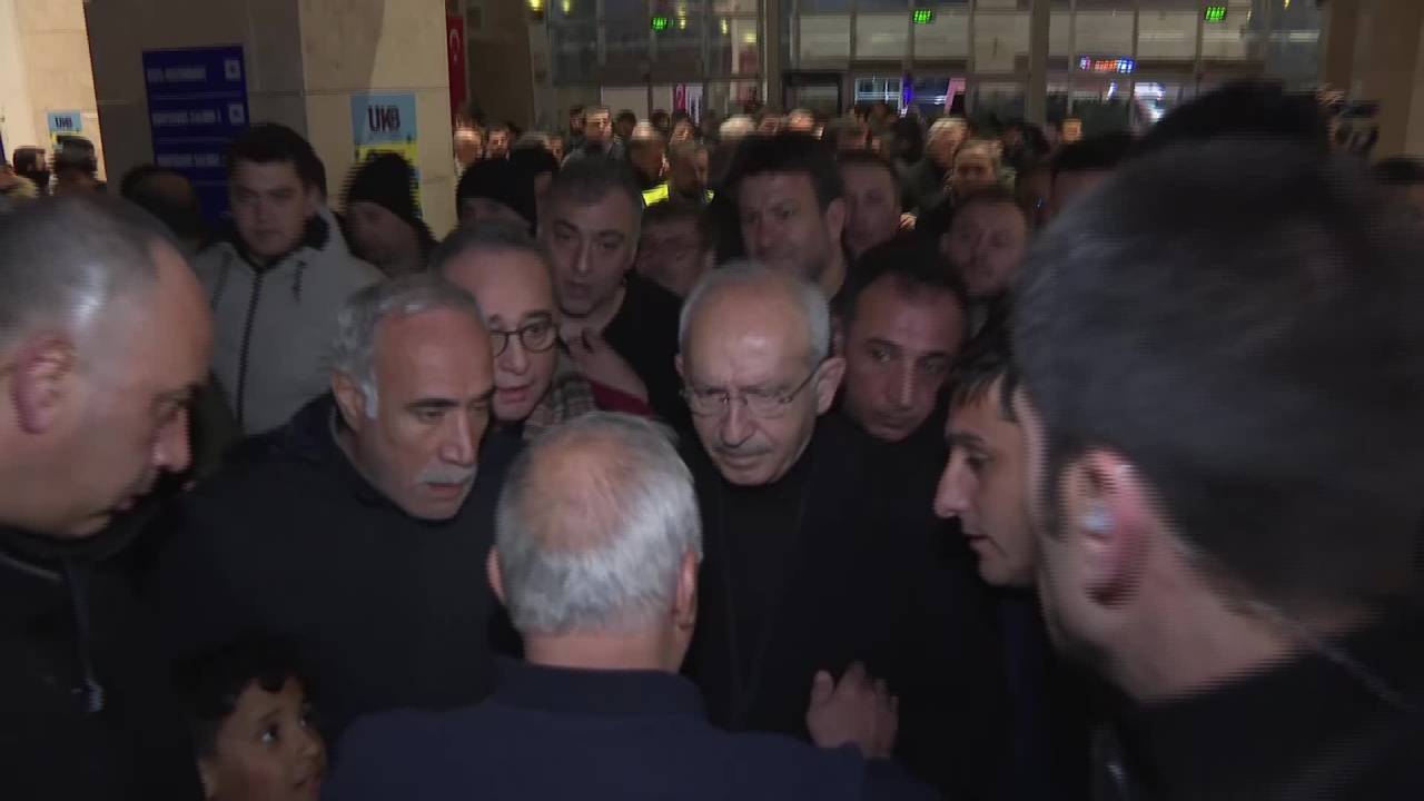 Kılıçdaroğlu, Şanlıurfa’da Depremzedeler İle Bir Araya Geldi