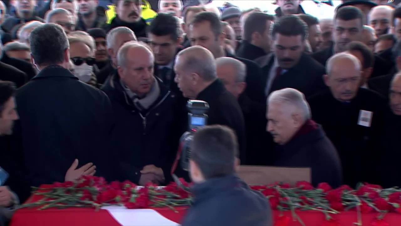 Önceki Chp Genel Başkanı Deniz Baykal İçin Ahmet Hamdi Akseki Camisi'nde Cenaze Töreni Düzenlendi