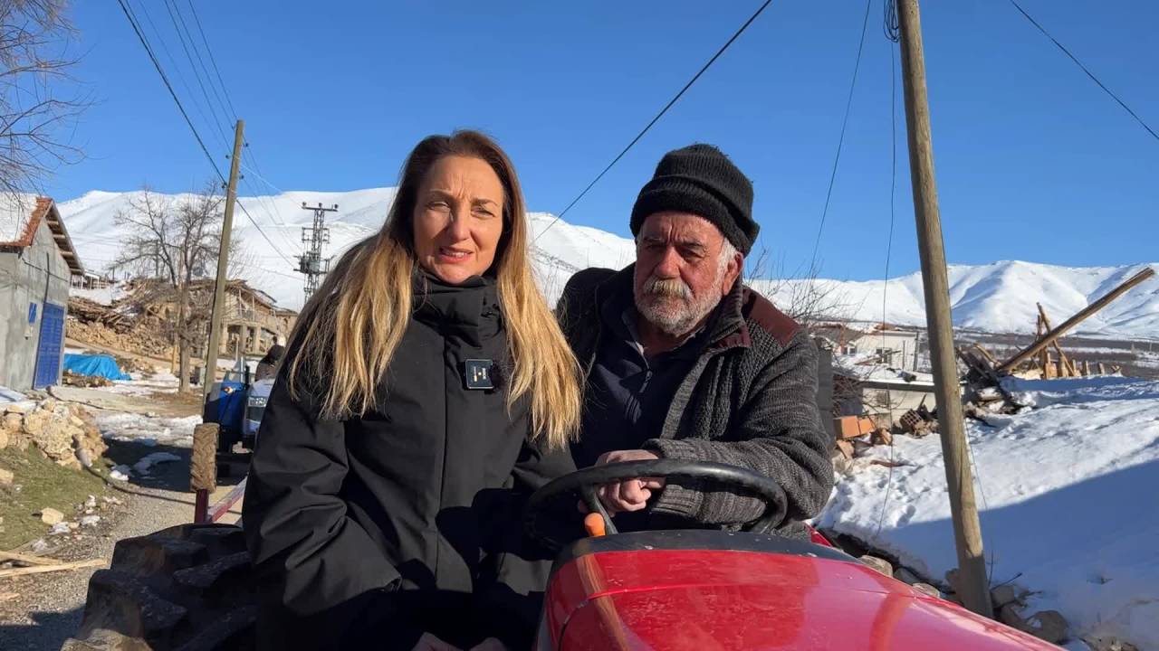 Malatyalı Depremzede: Halktan Yardım Geldi. Biz, Burada Devleti Arıyoruz, Yardım Aramıyoruz