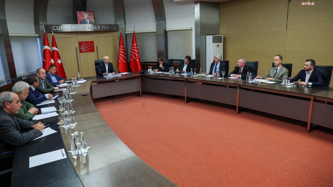 Kılıçdaroğlu, Sendika Ve Tmmob’a Bağlı Oda Temsilcileriyle Bir Araya Geldi