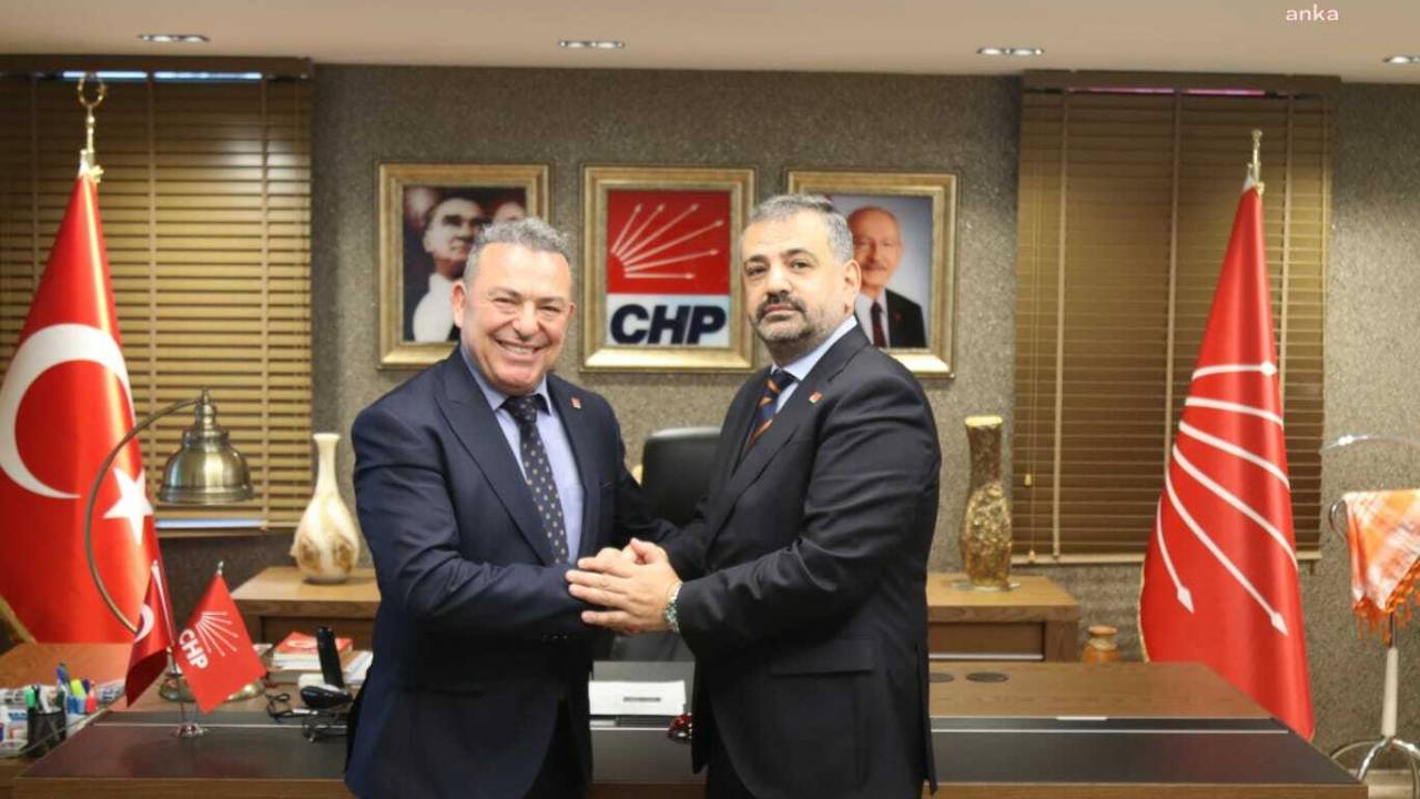 İzmir'de İyi Parti'den İstifalar Sürüyor