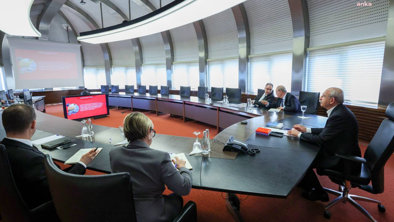 Kılıçdaroğlu, Chp Genel Merkezi’nde Deprem Konulu Sunuma Katıldı