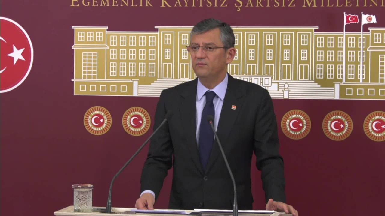 Özgür Özel: Depremzedelerin Evleri Yanlış Yere Yapılmıştı; Şimdi Görüyoruz, Çadırları Da Yanlış Yere Kurulmuş