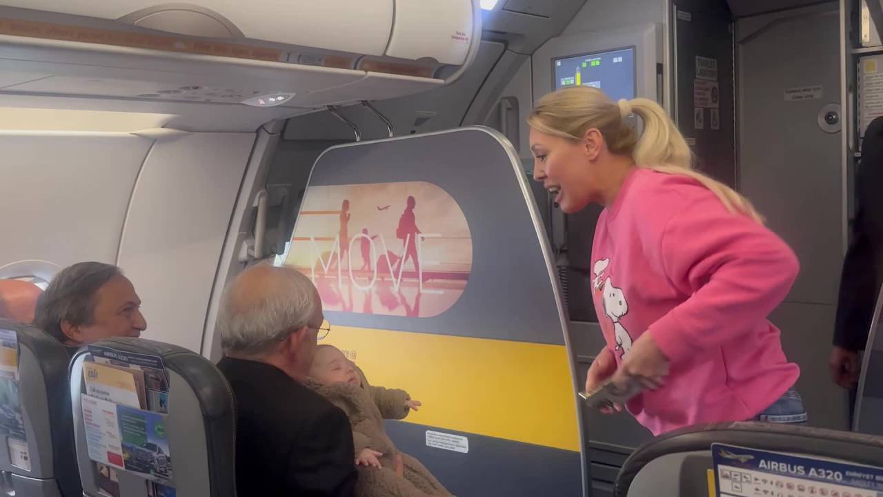 Kemal Kılıçdaroğlu İzmir'de... Yurttaşlar “hepimiz Kemal’iz, Hepimiz Adayız” Pankartıyla Karşıladı