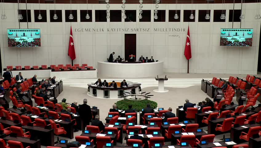 Utku Çakırözer’den Rtük'ün Verdiği Cezalara Tepki: “bu Sansürcü Zihniyete Millet Sandıkta Dersini Verecek”