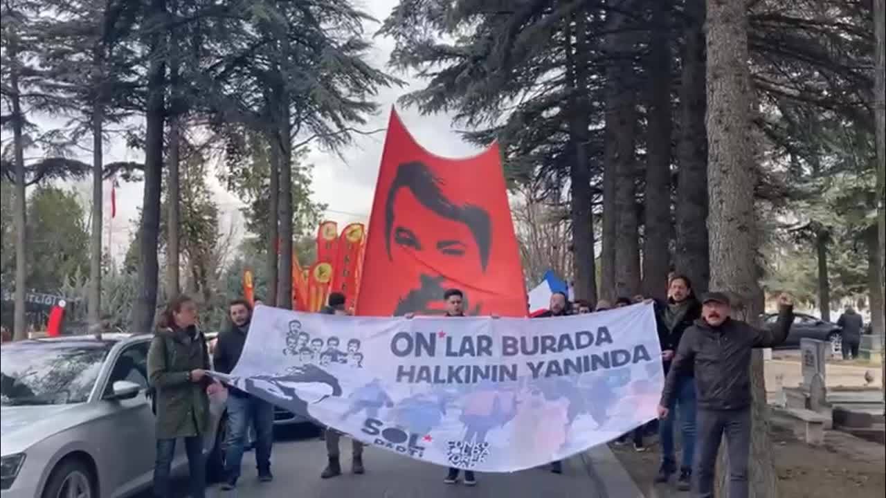 Chp Ve Sol Parti, Mahir Çayan Ve Arkadaşlarını 51’inciölüm Yıl Dönümlerinde Mezarı Başında Andı