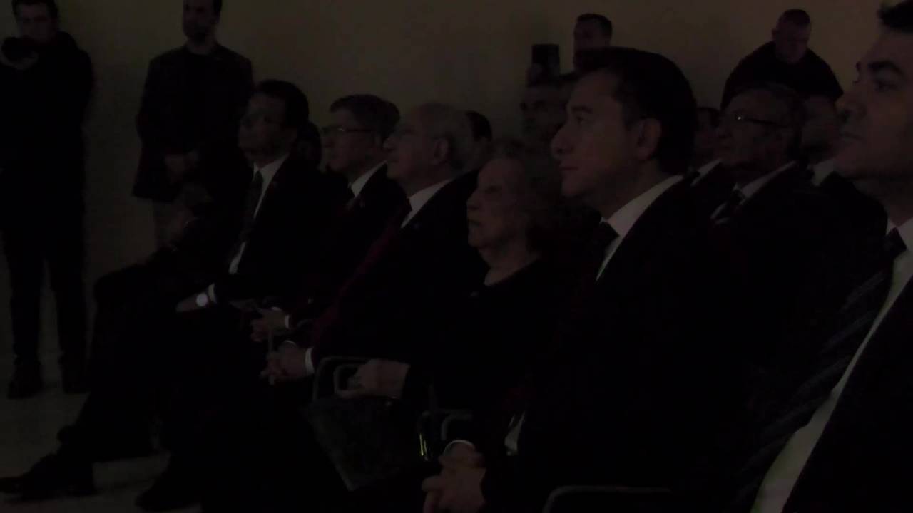 Kılıçdaroğlu, 8. Cumhurbaşkanı Turgut Özal Anı Mekânı’nı Ziyaret Etti