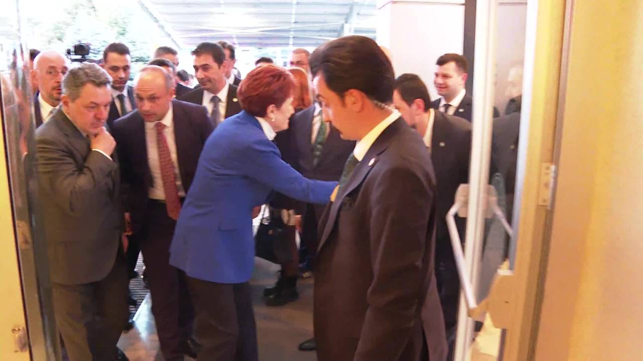 Akşener, Milletvekili Adaylarıyla Birlikte İftar Yaptı