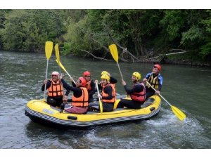 MELEN ÇAYI'NDA RAFTİNG ŞAMPİYONASI