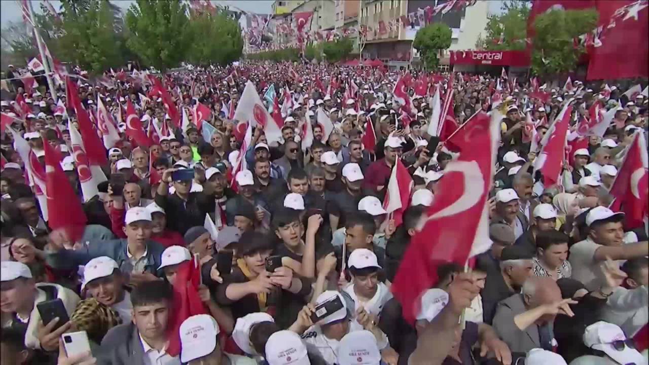 Bahçeli, “türk Tipi Başkanlık Modelini Kurumsallaştıracak Yeni Bir Anayasa”için Oy İstedi