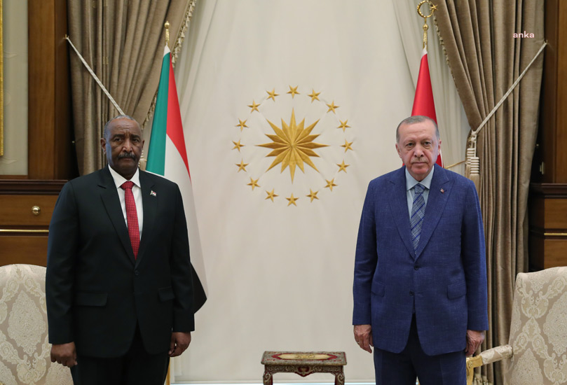 Cumhurbaşkanı Erdoğan, Sudan Egemenlik Konseyi Başkanı Orgeneral El-burhan İle Görüştü