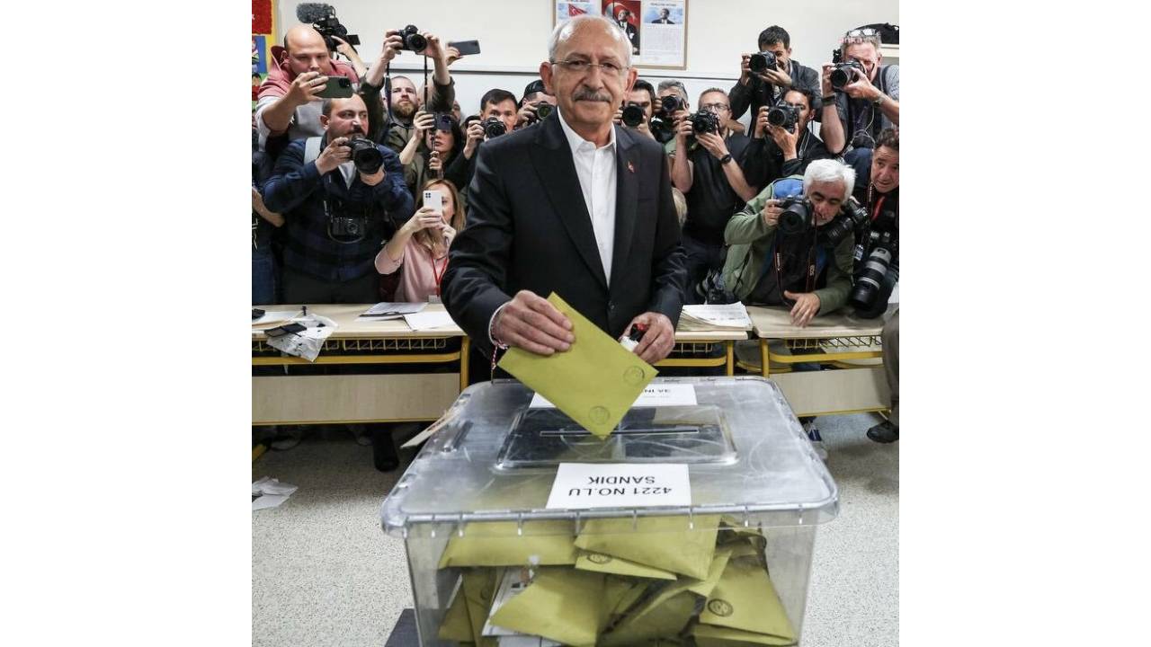 Kılıçdaroğlu: "selvi Hanım'la Birlikte Oyumuzu Kullandık. Ülkemize Ve Milletimize Hayırlı Olsun"