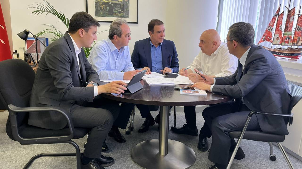 Engin Özkoç: "vatanını Seven Sandığa Gelsin"