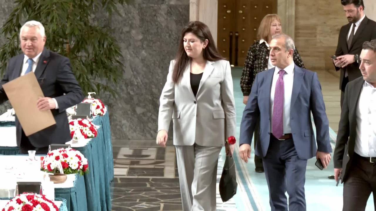 Tbmm’de 28’inci Dönem Milletvekili Kayıt İşlemleri Bugün De Devam Etti