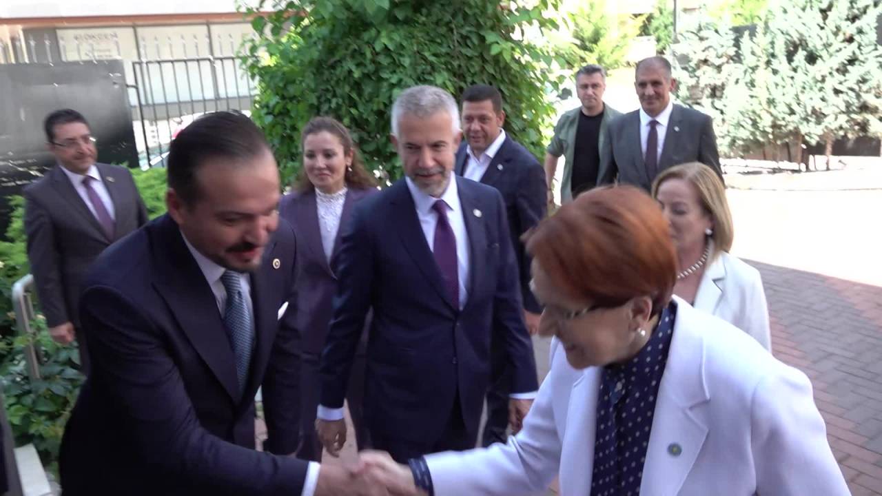 Akşener, Yeni Başkanlık Divanı Üyeleriyle Bir Araya Geldi