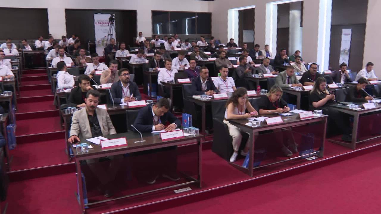 Kemal Kılıçdaroğlu, Gençlik Kolları İl Başkanları İle Bir Araya Geldi