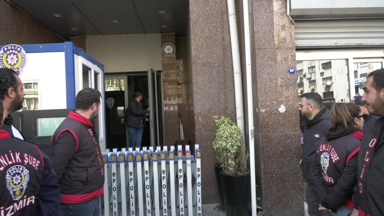 "pahalı Mı Geldi? Erdoğan Sayesinde" Etiketlerini Hazırladığı İçin Yargılanan Mahir Akkoyun Beraat Etti