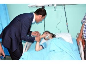 POLİS OKULA GAZ BOMBASI ATTI ÇOCUKLAR HASTANELİK