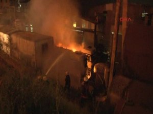 İSTANBUL'DA  TANKER PATLAMASI PANİĞİ