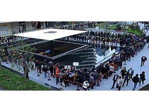 APPLE'IN İSTANBUL MAĞAZASINDAKİ SIR