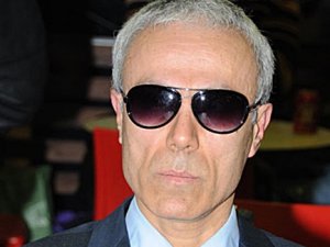 PAPA'YI VURDUĞUM İÇİN MUTLUYUM