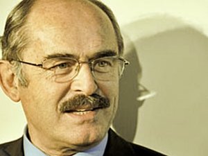 KUTUPLAŞMA YANGININA ODUN TAŞIYORUZ