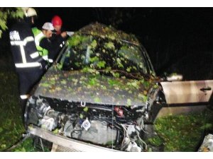 OTOMOBİL TAKLA ATTI: 1 ÖLÜ, 1 YARALI