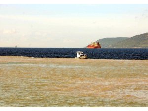 ÇANAKKALE BOĞAZI'NIN RENGİ DEĞİŞTİ