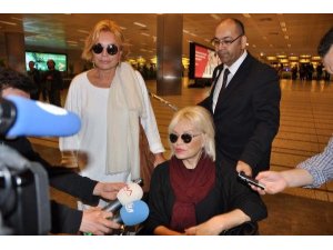 AJDA PEKKAN TEKERLEKLİ SANDALYEDE