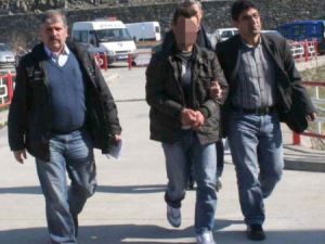 Kocası sızınca sevgilisini eve almış